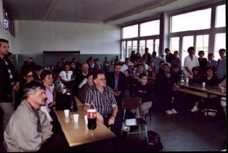 http://archiv.gesamtschule-friedenstal.de/archivalbum/cache/vs_2001-Zenica_zen01_anreise09.jpg