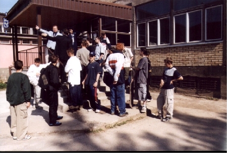 http://archiv.gesamtschule-friedenstal.de/archivalbum/cache/vs_2001-Zenica_zen01_skola04.jpg