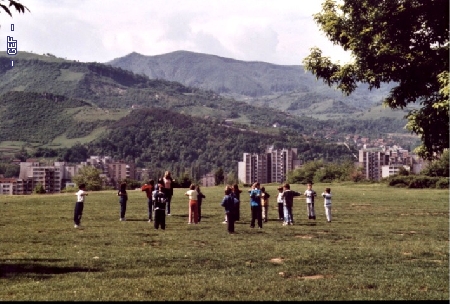 http://archiv.gesamtschule-friedenstal.de/archivalbum/cache/vs_2001-Zenica_zen01_skola05.jpg