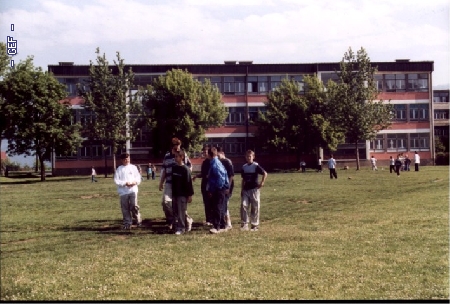 http://archiv.gesamtschule-friedenstal.de/archivalbum/cache/vs_2001-Zenica_zen01_skola06.jpg