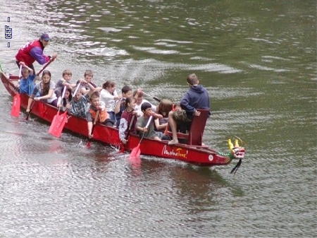 http://archiv.gesamtschule-friedenstal.de/archivalbum/cache/vs_2002-Drachenbootcup_Drachenboot02_09.jpg