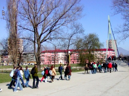 http://archiv.gesamtschule-friedenstal.de/archivalbum/cache/vs_2003-Zenica_zen03_foto15.jpg