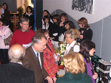 http://archiv.gesamtschule-friedenstal.de/archivalbum/cache/vs_2007-11%20Kunstausstellung_Kunstausstellung27.jpg